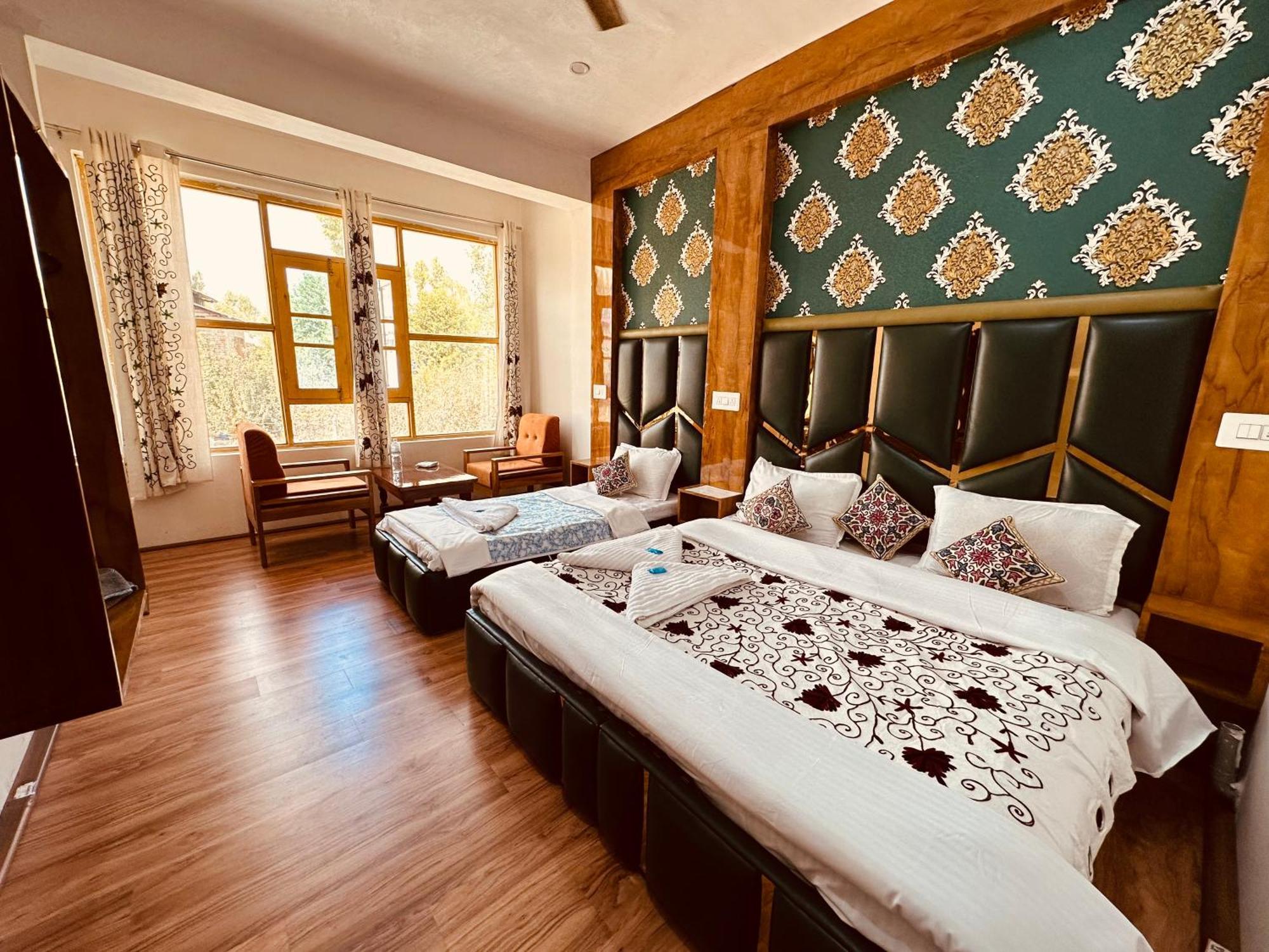 Hotel Gulmarg Residency, Kunzer Gulmarg Exterior photo