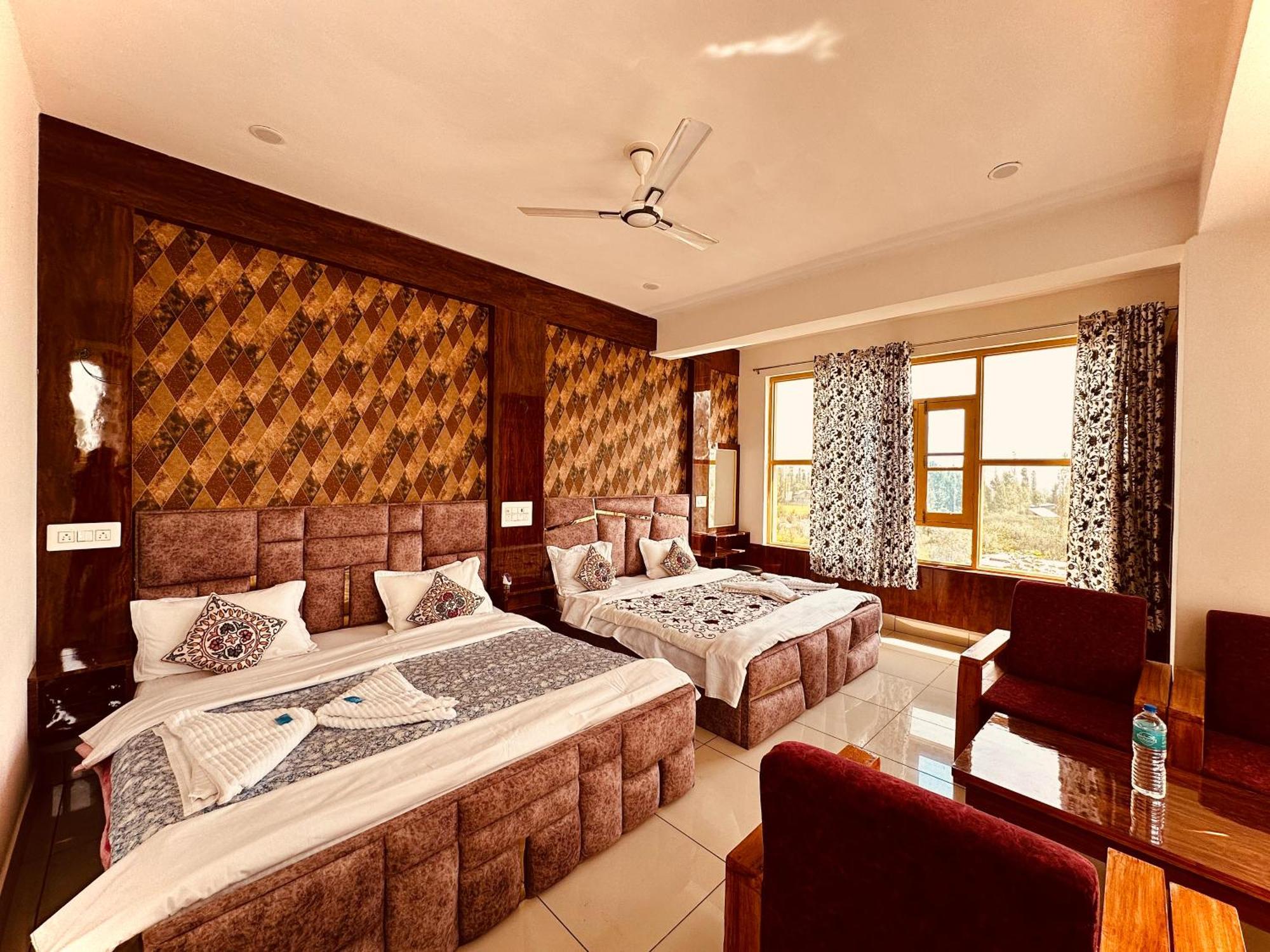 Hotel Gulmarg Residency, Kunzer Gulmarg Exterior photo