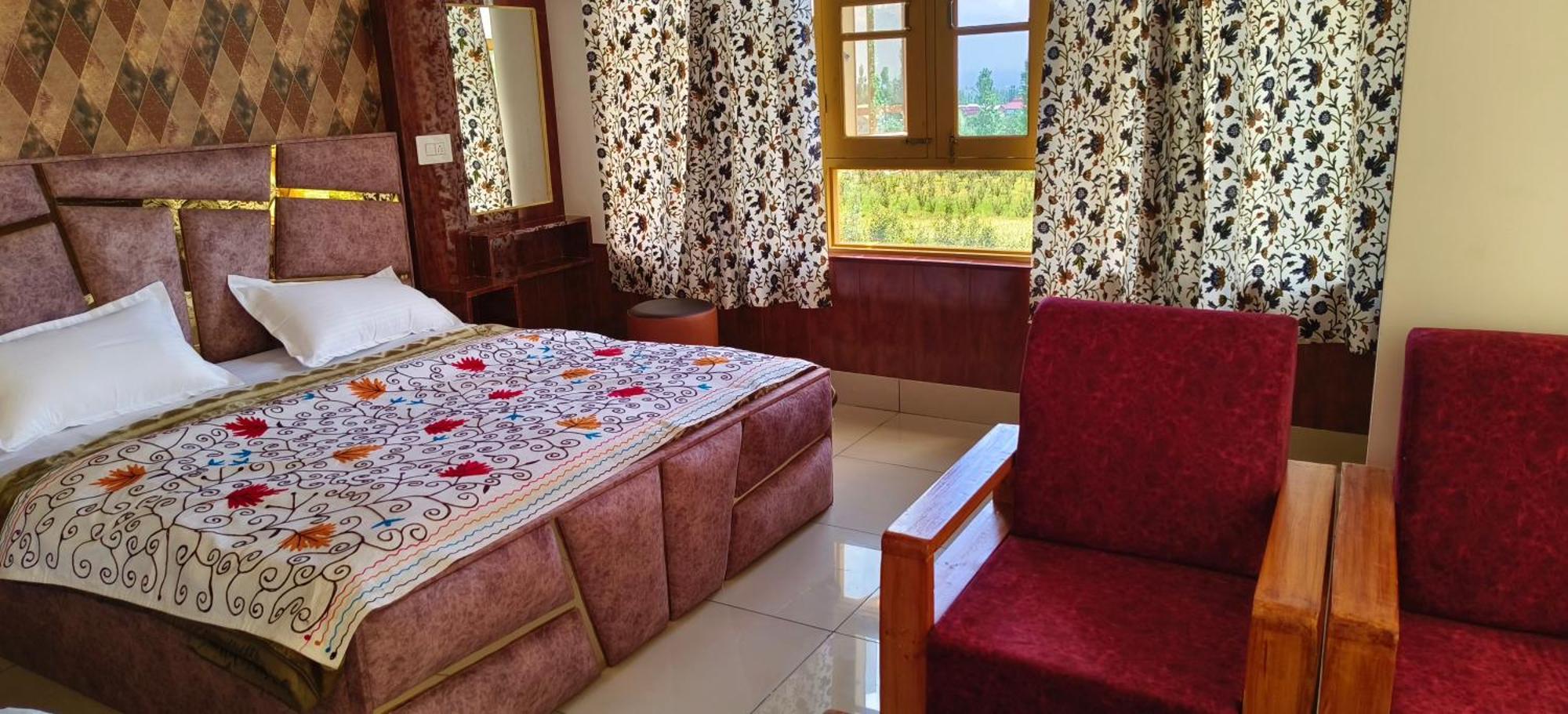 Hotel Gulmarg Residency, Kunzer Gulmarg Room photo